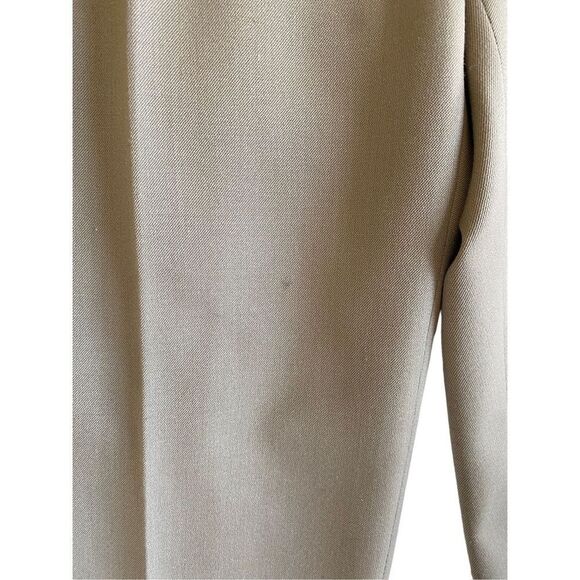 Harve Bernard women’s Maas, green two piece set jacket and slacks. Size 8P - Picture 5 of 6